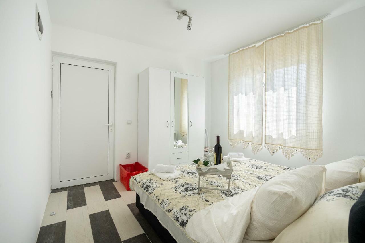 Apartments Natali Bar Exterior photo
